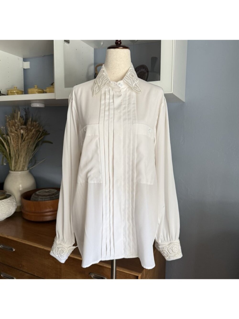 Vintage 80’s Louis Feraud White Pleated Blouse Embroidered Collar Cuffs - Picture 2 of 10